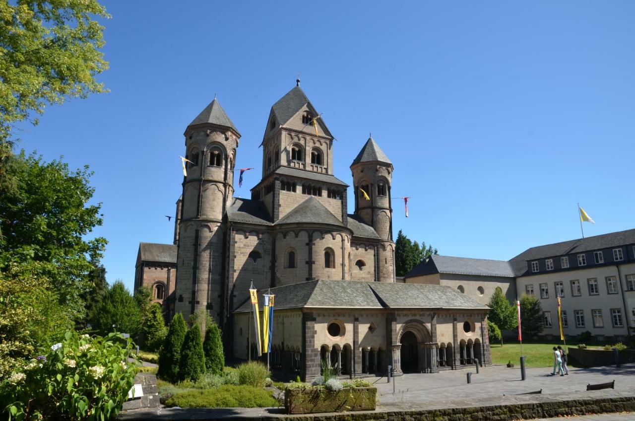 Gaestehaus Am Hochsimmer Ettringen (Rhineland-Palatinate) Exterior foto